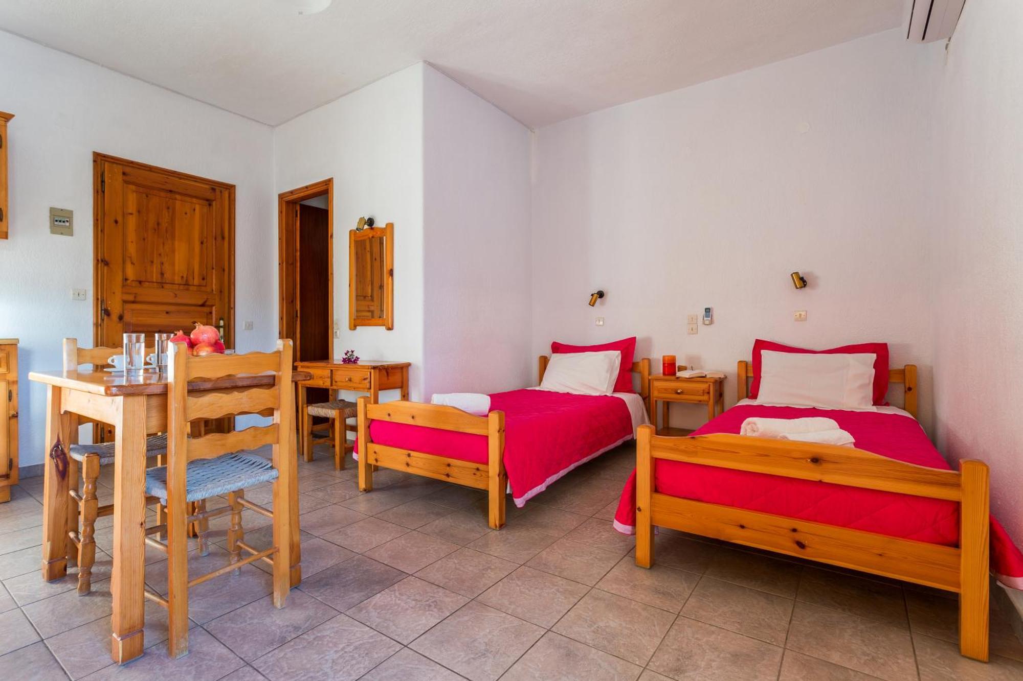 Nikolaos Studios Apartments Skopelos Town Exterior photo