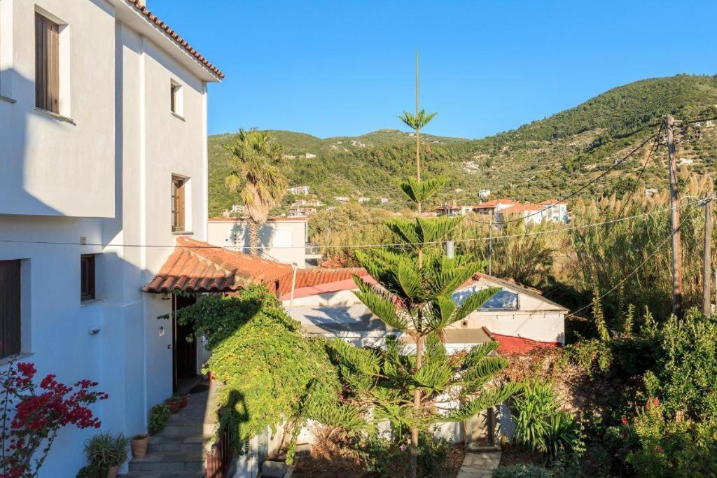 Nikolaos Studios Apartments Skopelos Town Exterior photo